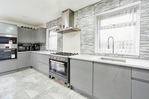 5 bedroom semi-detached house for sale, Walden Drive, BRADFORD