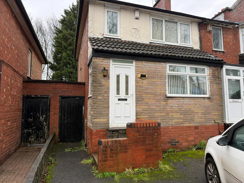 3 Bedroom End-Terraced House FOR SALE