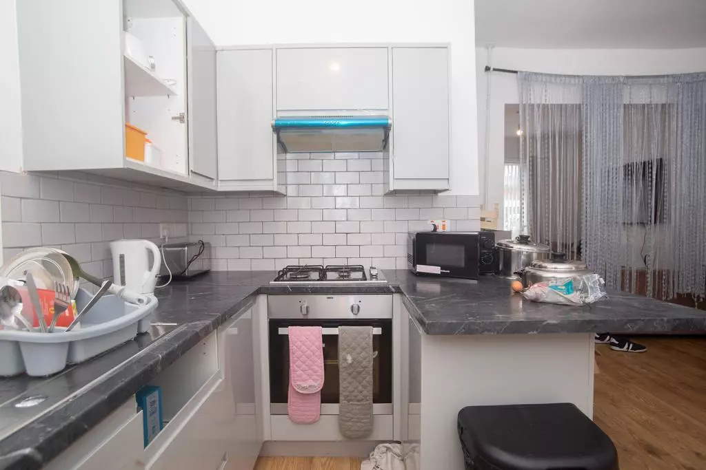 3 bedroom end of terrace house for sale - Photo 20