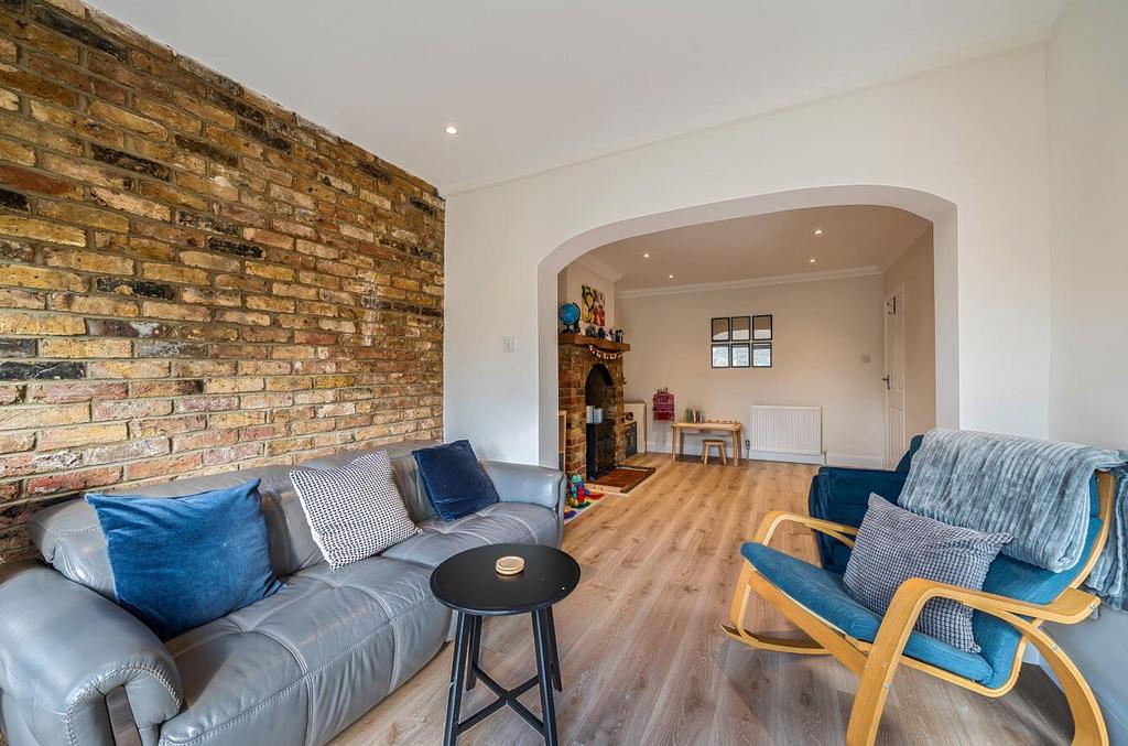 Davidson Frost-Wellings, DFW, Chiltern Avenue, Liv