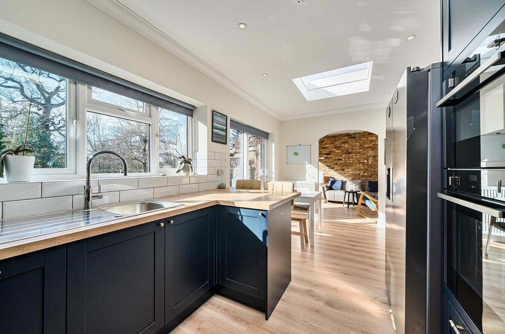 Davidson Frost-Wellings, DFW, Chiltern Avenue, Kit