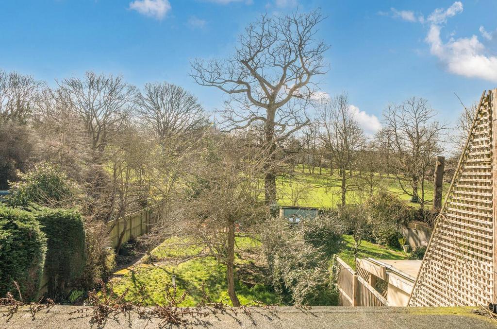 Davidson Frost-Wellings, DFW, Chiltern Avneue, Bac