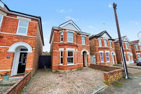 4 bedroom detached house to rent, Bournemouth