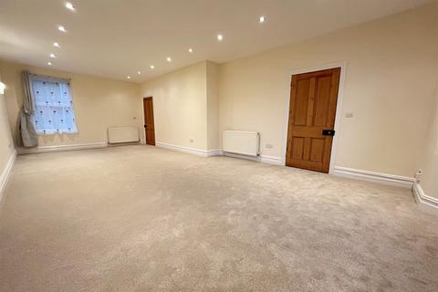 4 bedroom detached house to rent, Bournemouth