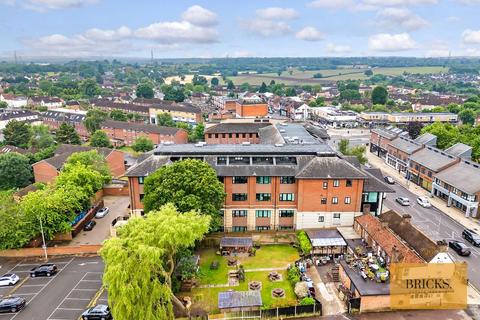 undefined, High Street, Potters Bar EN6