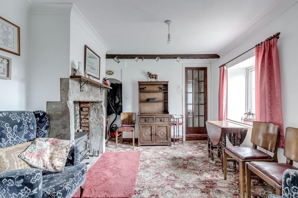Sitting/Dining Room