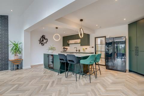 undefined, Oliver Hill, Horsforth