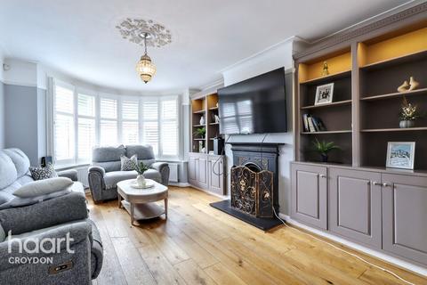 3 bedroom semi-detached house to rent, The Ridgeway, CROYDON