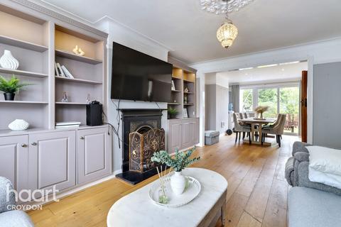 3 bedroom semi-detached house to rent, The Ridgeway, CROYDON