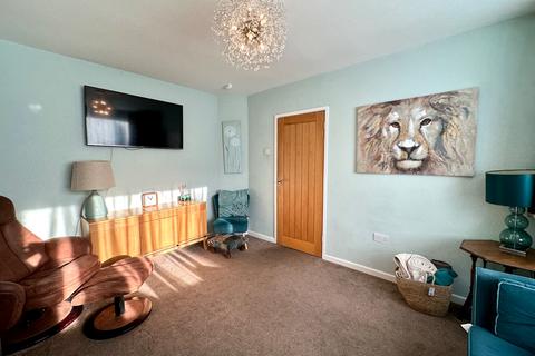 2 bedroom semi-detached house for sale, Oaktree Road, Wednesbury WS10