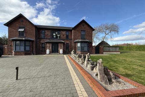 2 bedroom penthouse to rent, Woodhey, Southport Old Road, Liverpool, Merseyside, L37