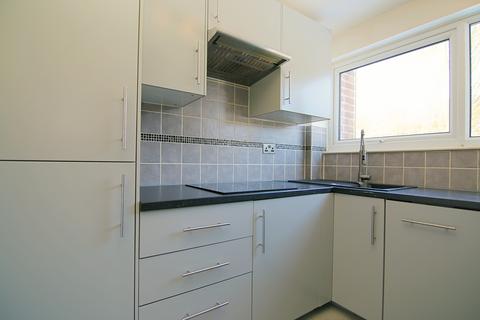 2 bedroom flat for sale, Gledhow Court, Leeds LS7
