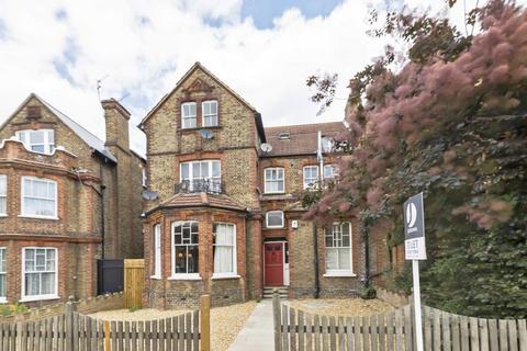 2 bedroom flat to rent, Telford Avenue, London SW2