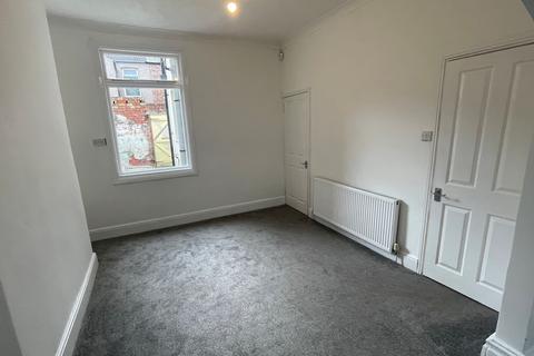 2 bedroom terraced house to rent, Cheltenham Avenue, Thornaby TS17