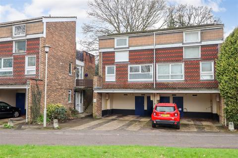 South Holmes Road, Horsham