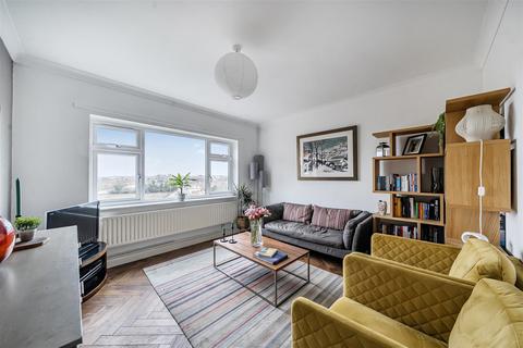 2 bedroom apartment for sale, Portsmouth Road, Surbiton