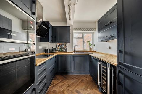 2 bedroom apartment for sale, Portsmouth Road, Surbiton