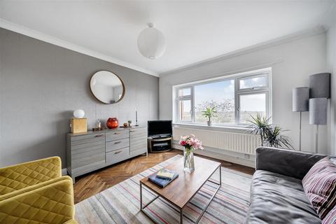 2 bedroom apartment for sale, Portsmouth Road, Surbiton