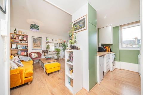 1 bedroom flat for sale, Bloemfontein Road, London W12