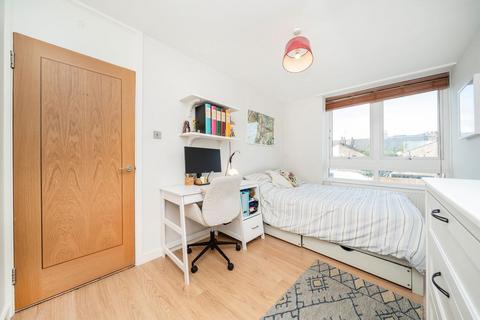 1 bedroom flat for sale, Bloemfontein Road, London W12