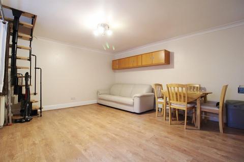 undefined, Russell Street, Reading