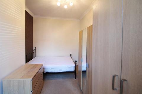 undefined, Russell Street, Reading