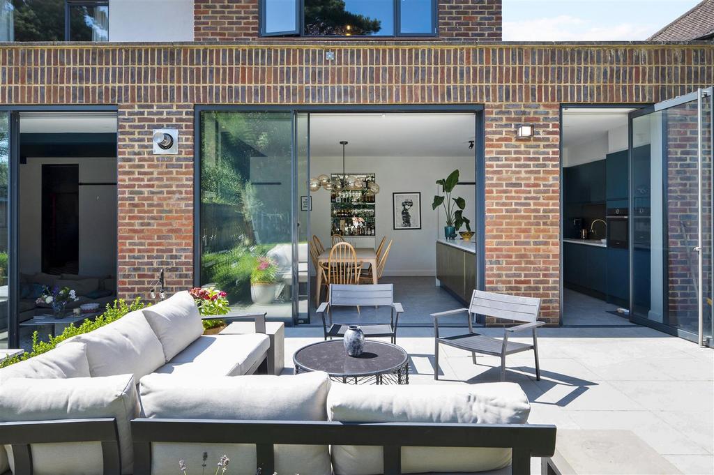 17 Burdett Avenue17.jpg