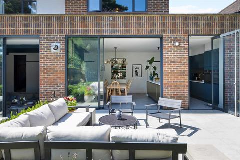 4 bedroom house for sale, Burdett Avenue, Wimbledon, SW20