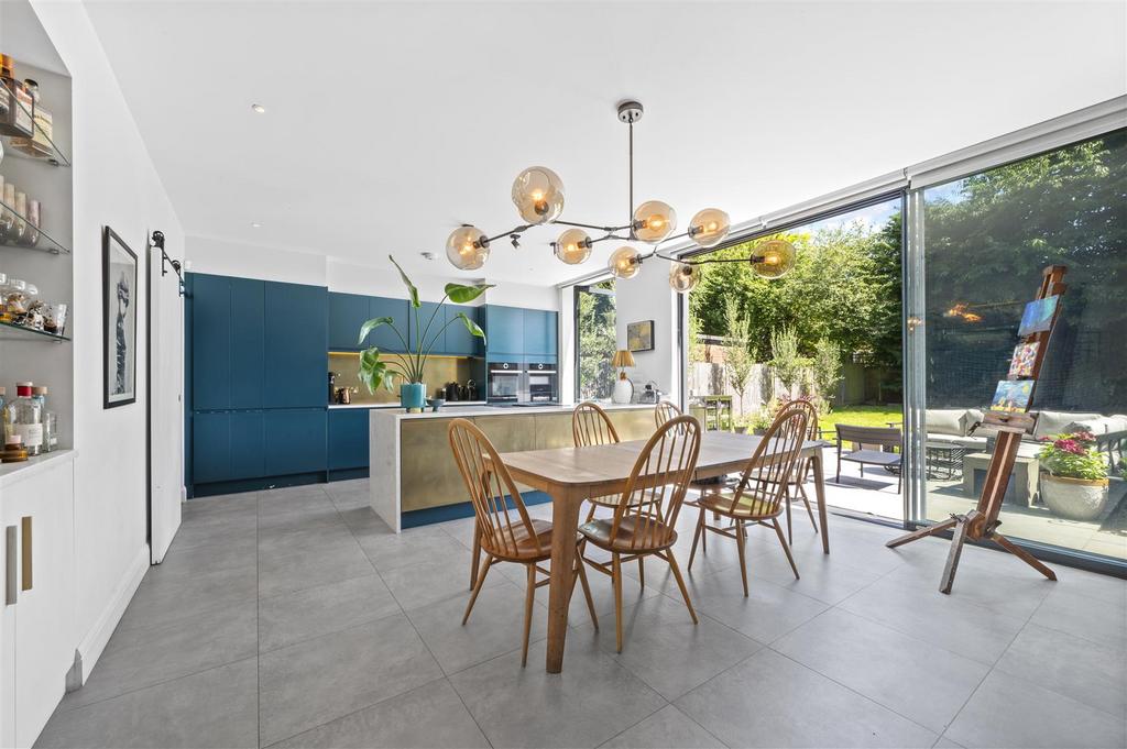 17 Burdett Avenue4.jpg