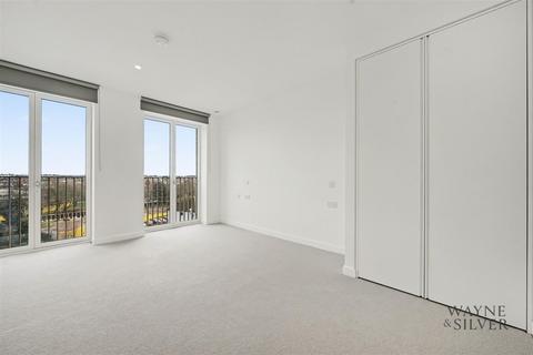 2 bedroom apartment to rent, Parkview Avenue, Brent Cross, NW2