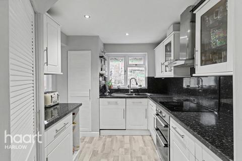 Watersmeet, Harlow