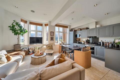 2 bedroom flat for sale, King Edward Place, Bushey WD23