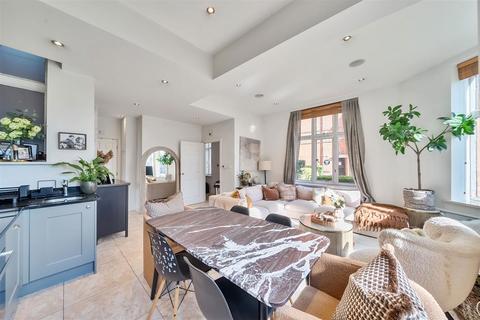 2 bedroom flat for sale, King Edward Place, Bushey WD23
