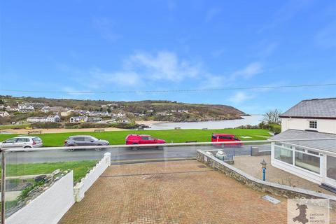 3 bedroom semi-detached house for sale, Aberporth