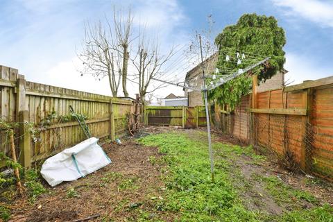 3 bedroom terraced house for sale, Clydesdale Walk, Broxbourne