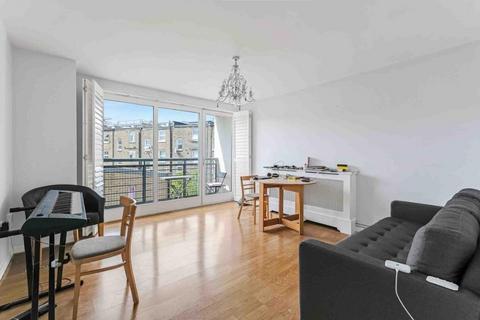 3 bedroom flat share to rent, Roman Way, London N7