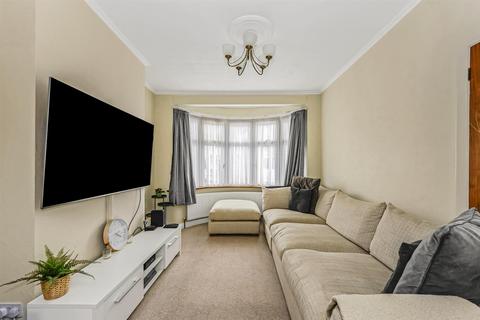 3 bedroom end of terrace house for sale, Russell Road, Chingford