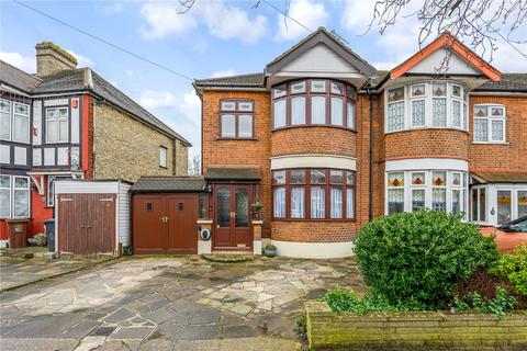 Havering Gardens, Chadwell Heath RM6
