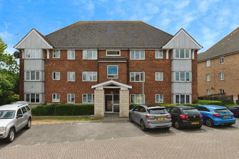 2 bedroom flat for sale, St. Leonards Close, Grays