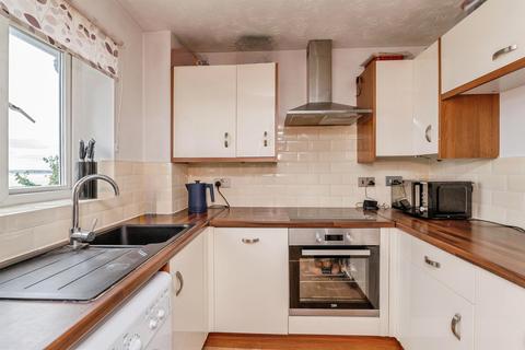2 bedroom flat for sale, St. Leonards Close, Grays