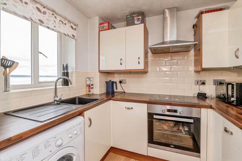 2 bedroom flat for sale, St. Leonards Close, Grays