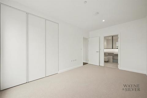 2 bedroom apartment to rent, Parkview Avenue, Brent Cross, NW2