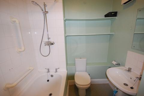 Studio to rent, Westbourne Terrace, London W2