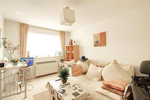 1 bedroom flat for sale, Magpie Close, Enfield, EN1