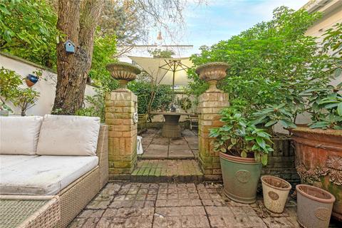 4 bedroom house for sale, Beaufort Close, Lynden Gate, London, SW15