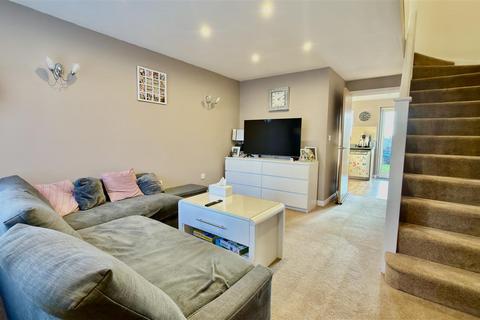 undefined, Collett, Tamworth