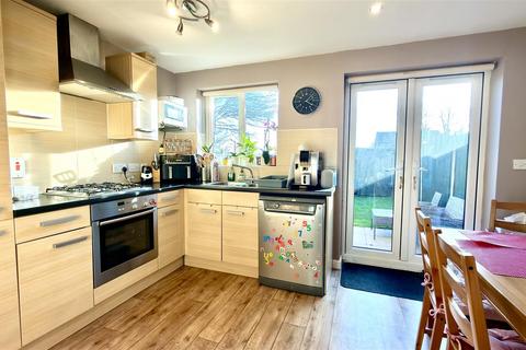 undefined, Collett, Tamworth