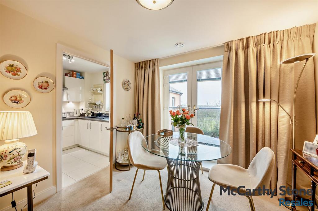 8679236-interior16-800.jpg