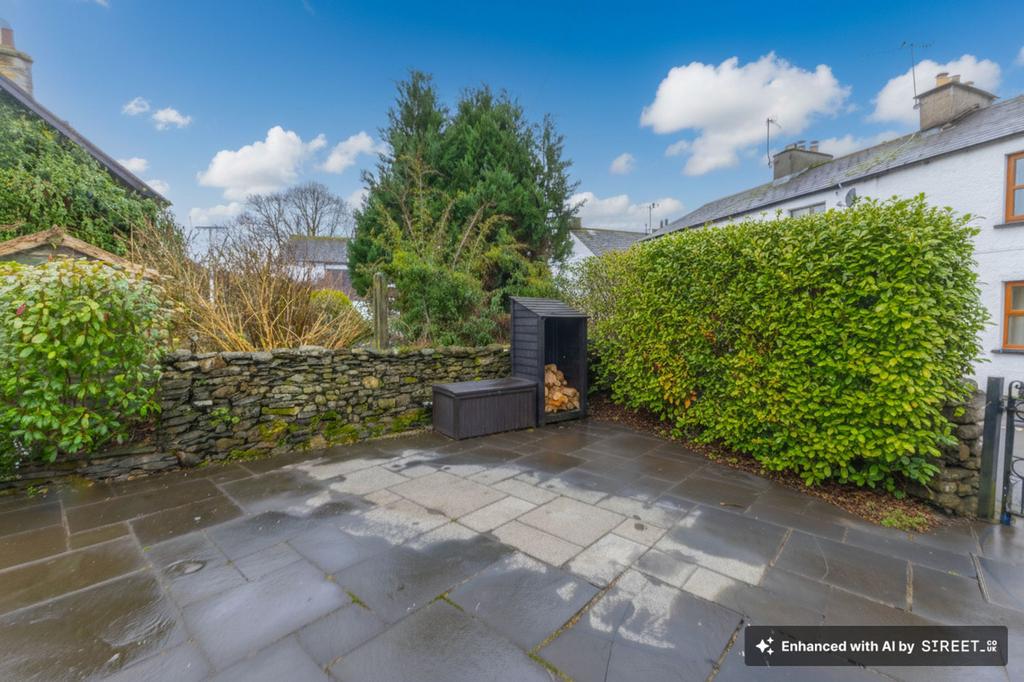 Garden/driveway