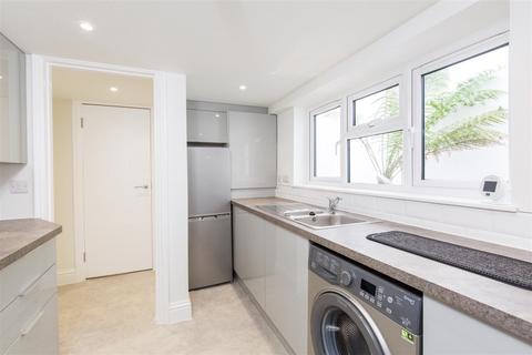 1 bedroom flat to rent, Bedford Square, Brighton